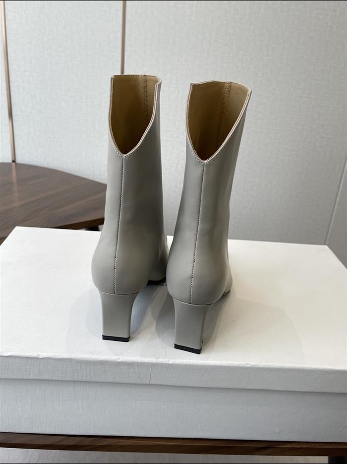 2025112817448345 390